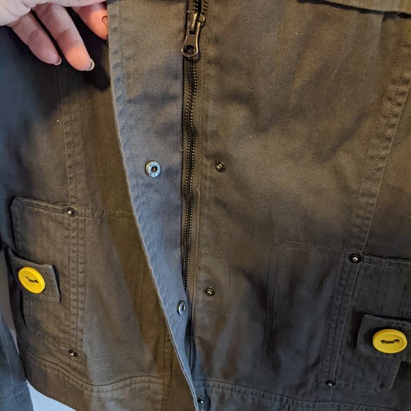 Light Fabric jacket with cute yellow buttons from ModCloth size Med - Picture 4 of 7